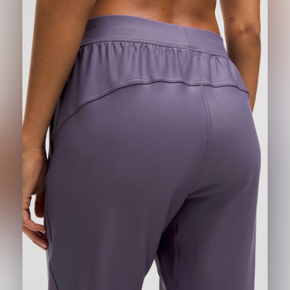 Lululemon NWOT Athletica Grape Mist Joggers - Picture 6 of 12
